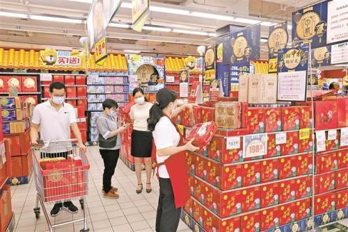 應(yīng)節(jié)食品迎銷量高峰 傳統(tǒng)月餅領(lǐng)跑市場(chǎng)，無(wú)糖新品異軍突起